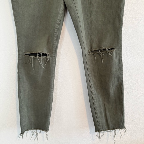 Universal Thread Olive Cropped Jeans Size 16W - Picture 3 of 12